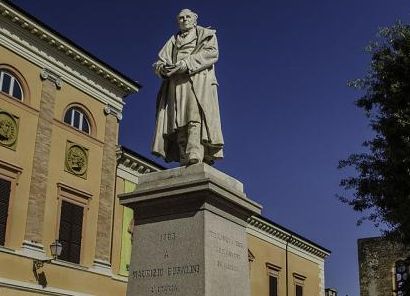 Foto di Monumento a Maurizio Bufalini